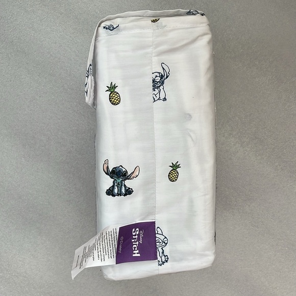 🆕 Disney Lilo And Stitch Queen Sheet Set 100% Cotton White w/Stitch & Pineapples - Picture 3 of 4